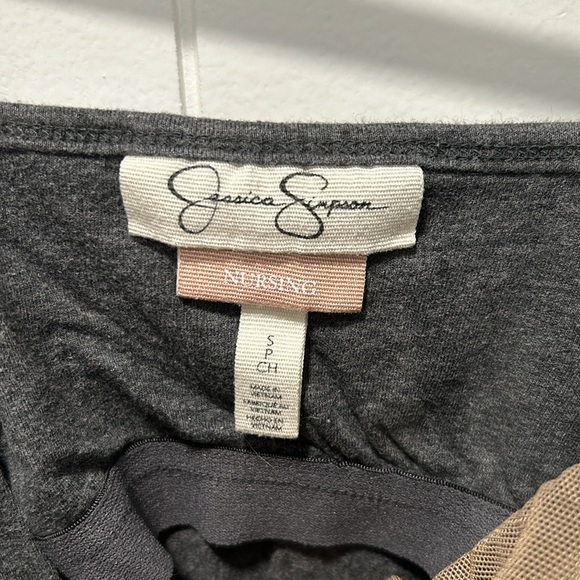 Jessica Simpson maternity and nursing set - Picture 10 of 12